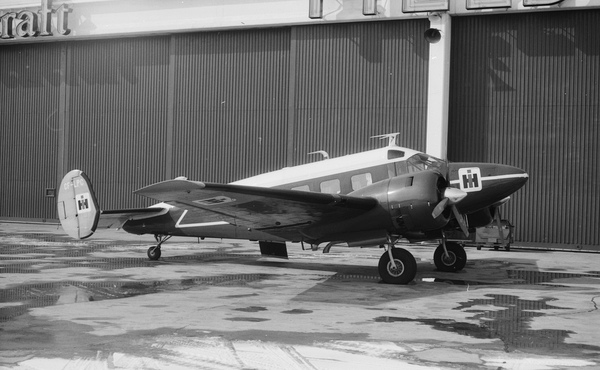 International Harvester Beechcraft E18S Twin Beech CF-LPC