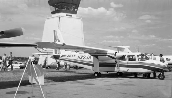 AIR BEST Britten-Norman BN-2A-6 Islander N32JA