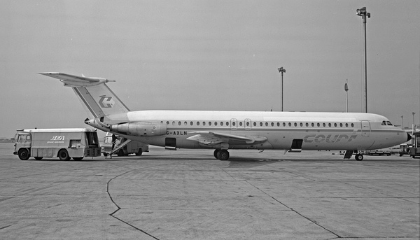 COURT LINE British Aircraft Corp (BAC) 1-11/523FJ  G-AXLN