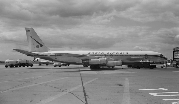 WORLD AIRWAYS Boeing 707-373C  N372WA