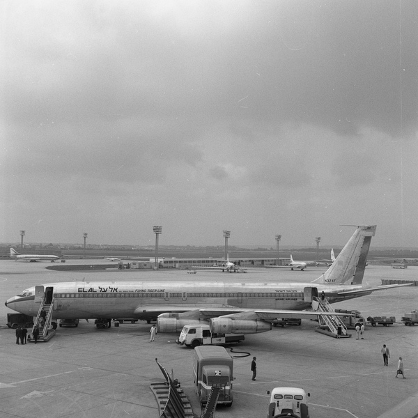 EL AL Boeing 707-349C  N324F