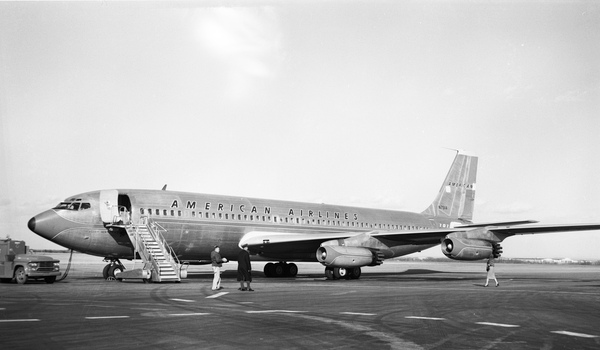 American Airlines Boeing 707-123B  N7511A