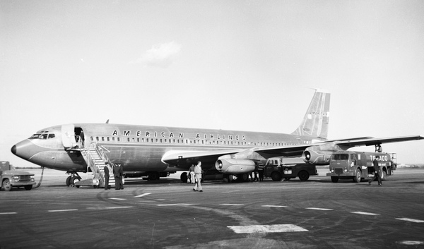 American Airlines Boeing 707-123B  N7511A