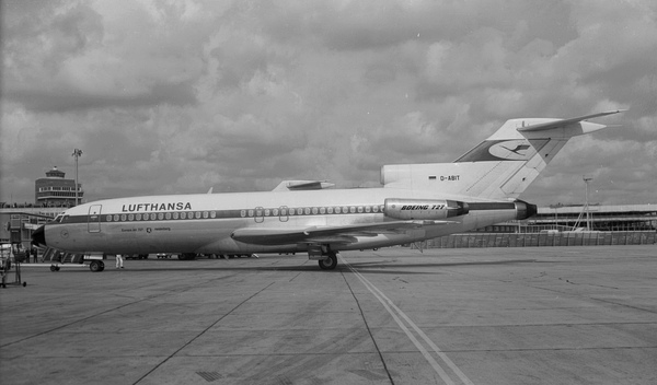 Lufthansa Boeing 272-30  D-ABIT