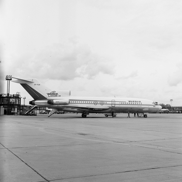WARDAIR Boeing 727-11  CF-FUN