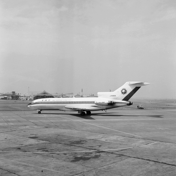 A.N.A. Boeing 727-81  JA8305