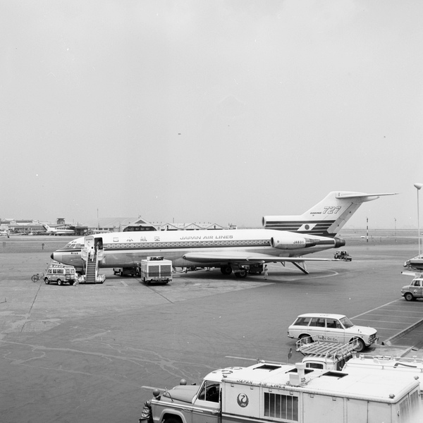 J.A.L. Boeing 727-46  JA8311