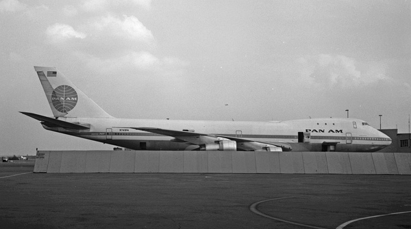 Pan American (PanAm) Boeing 747-121  N749PA