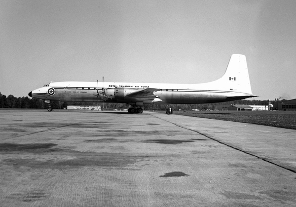 RCAF CANADAIR CL-44  -15931