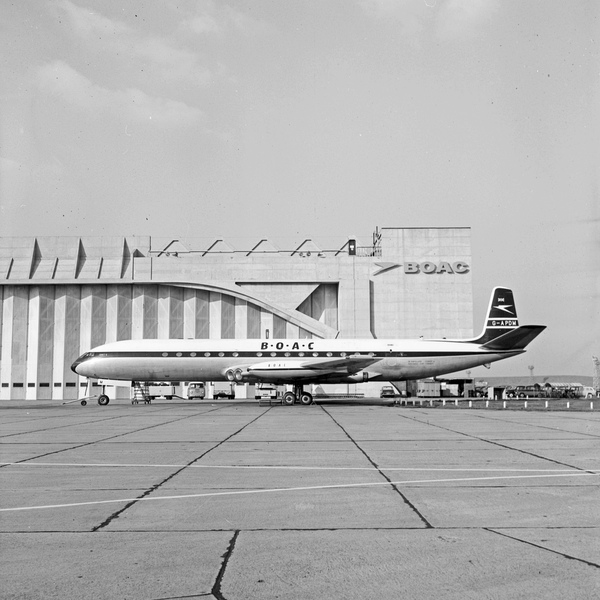 BOAC De Havilland  DH-106 Comet 4 G-APDM