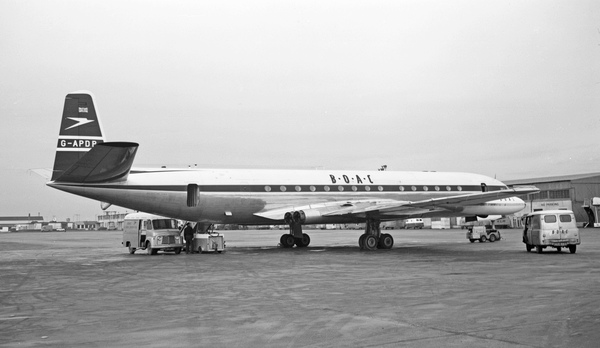BOAC De Havilland  DH-106 Comet 4 G-ARDP