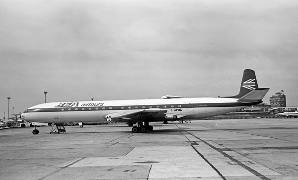 B.E.A. De Havilland  DH-106 Comet 4B G-APMC