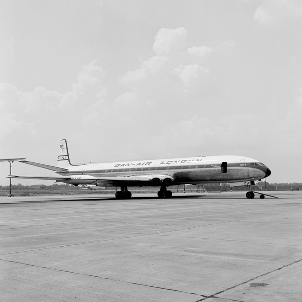 DAN-AIR LONDON De Havilland  DH-106 Comet 4 G-ARDJ