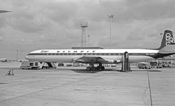 OLYMPIC AIRWAYS De Havilland  DH-106 Comet 4B SX-DAO