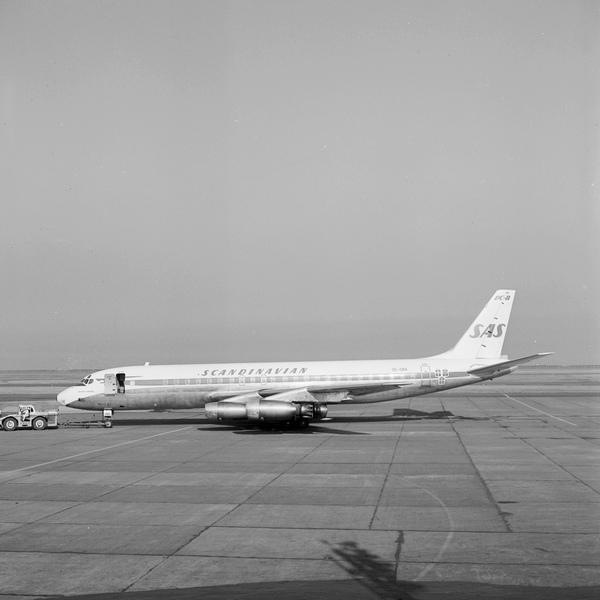 S.A.S. Douglas DC-8-32  SE-DBA