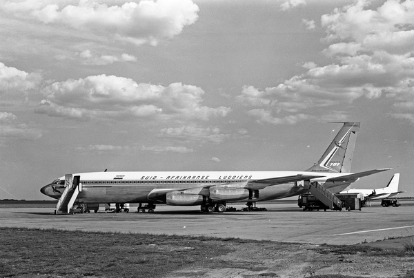 SOUTH AFRICAN AIRWAYS Boeing 707-344  ZS-CKC