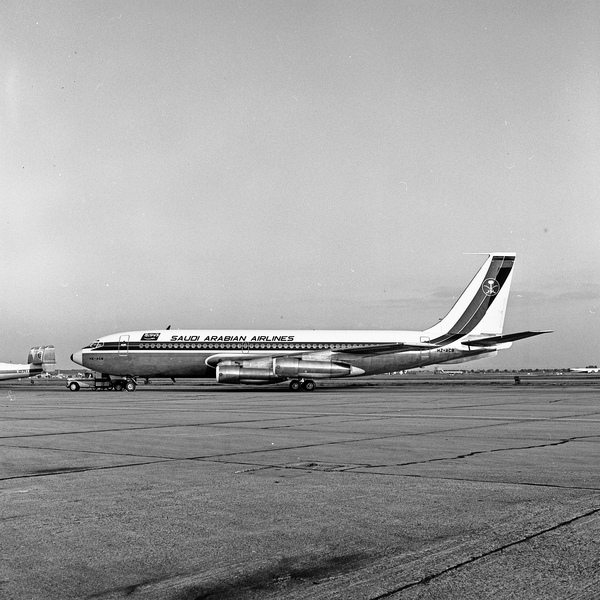 SAUDI ARABIAN Airlines Boeing 720-068B  HZ-ACB