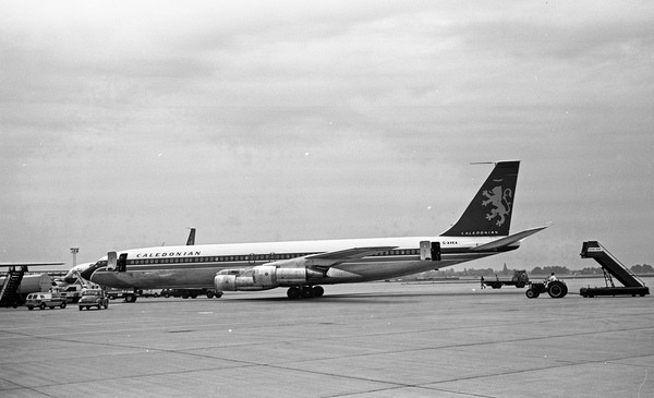 CALEDONIAN Boeing 707-399C  G-AVKA