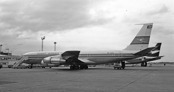KUWAIT AIRWAYS Boeing 707-369C  9K-ACK