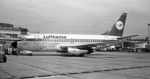 Lufthansa Boeing 737-330  D-ABET