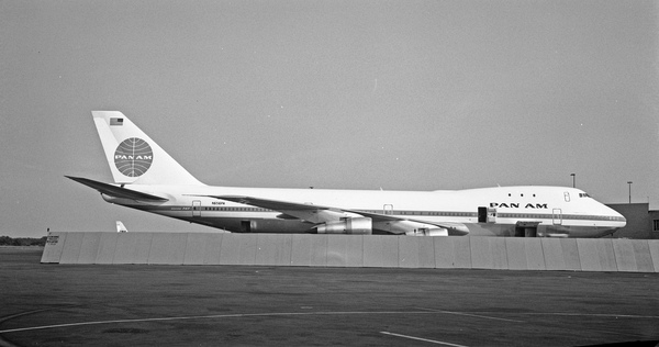 Pan American (PanAm) Boeing 747-121  N656PA