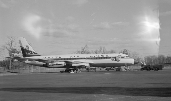 Delta Convair 880-22-2  N8802E