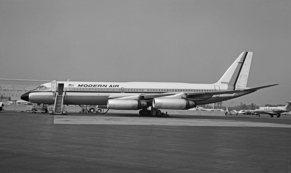 Modern Air Convair 990-20A-5  N5605