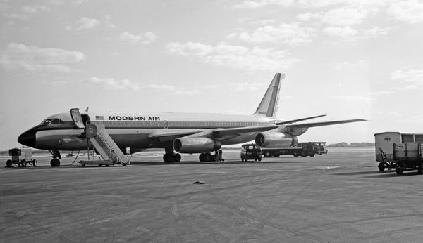 Modern Air Convair 990-20A-5  N5605