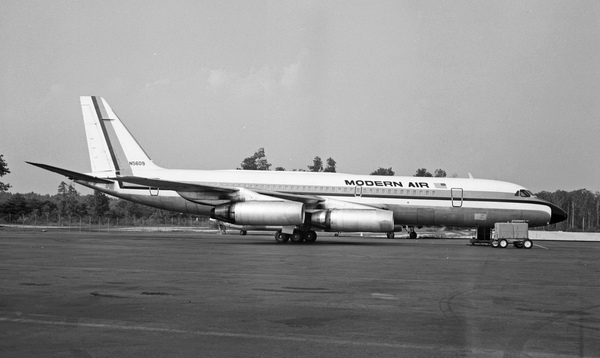 Modern Air Convair 990-30AQ-5  N5609
