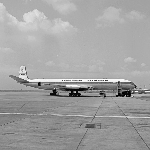 DAN-AIR LONDON De Havilland  DH-106 Comet 4 G-APDK