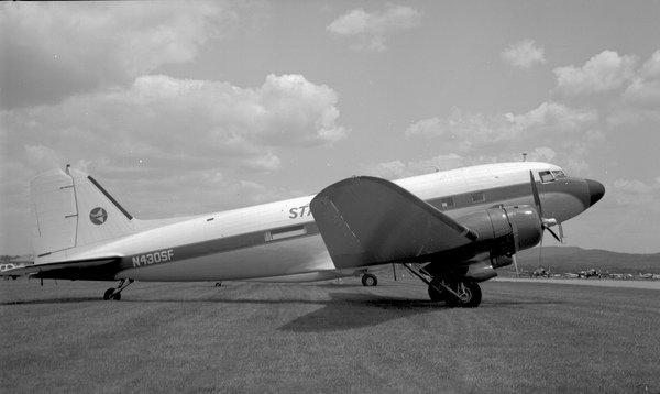 STARLITE INC. Douglas DC-3/C-52A  N439SF
