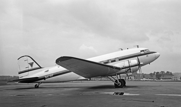 READING AVIATION SVCS Douglas DC-3/C53D  N471RF