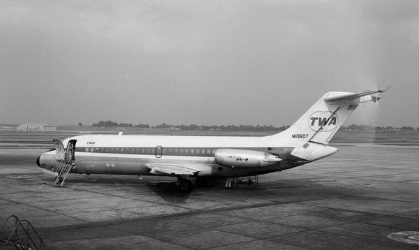 TWA Douglas DC-9-15  N1060T