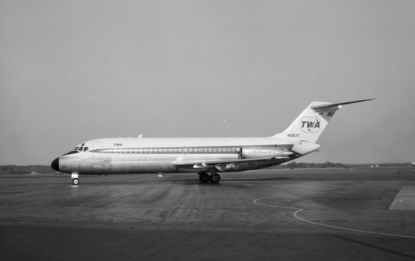 TWA Douglas DC-9-16  N1067T