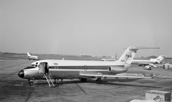 TWA Douglas DC-9-15  N1067T