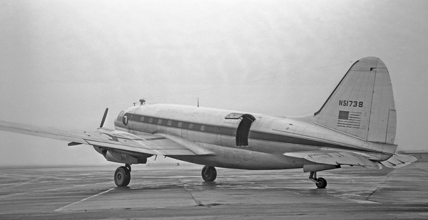 L.B.SMITH AIRCRAFT Corp. Curtiss C-46D Commando 44-77470