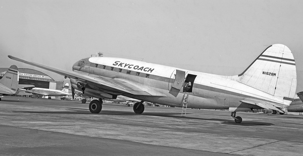 SKYCOACH Curtiss C-46D Commando 44-77664